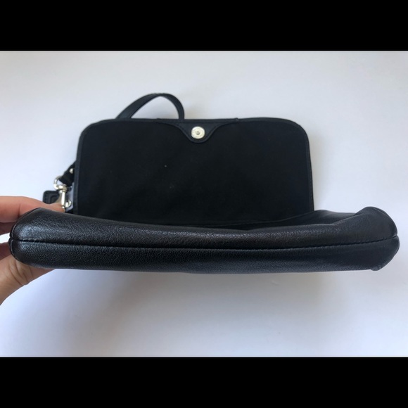 Coach clutch/wristlet - Picture 3 of 5